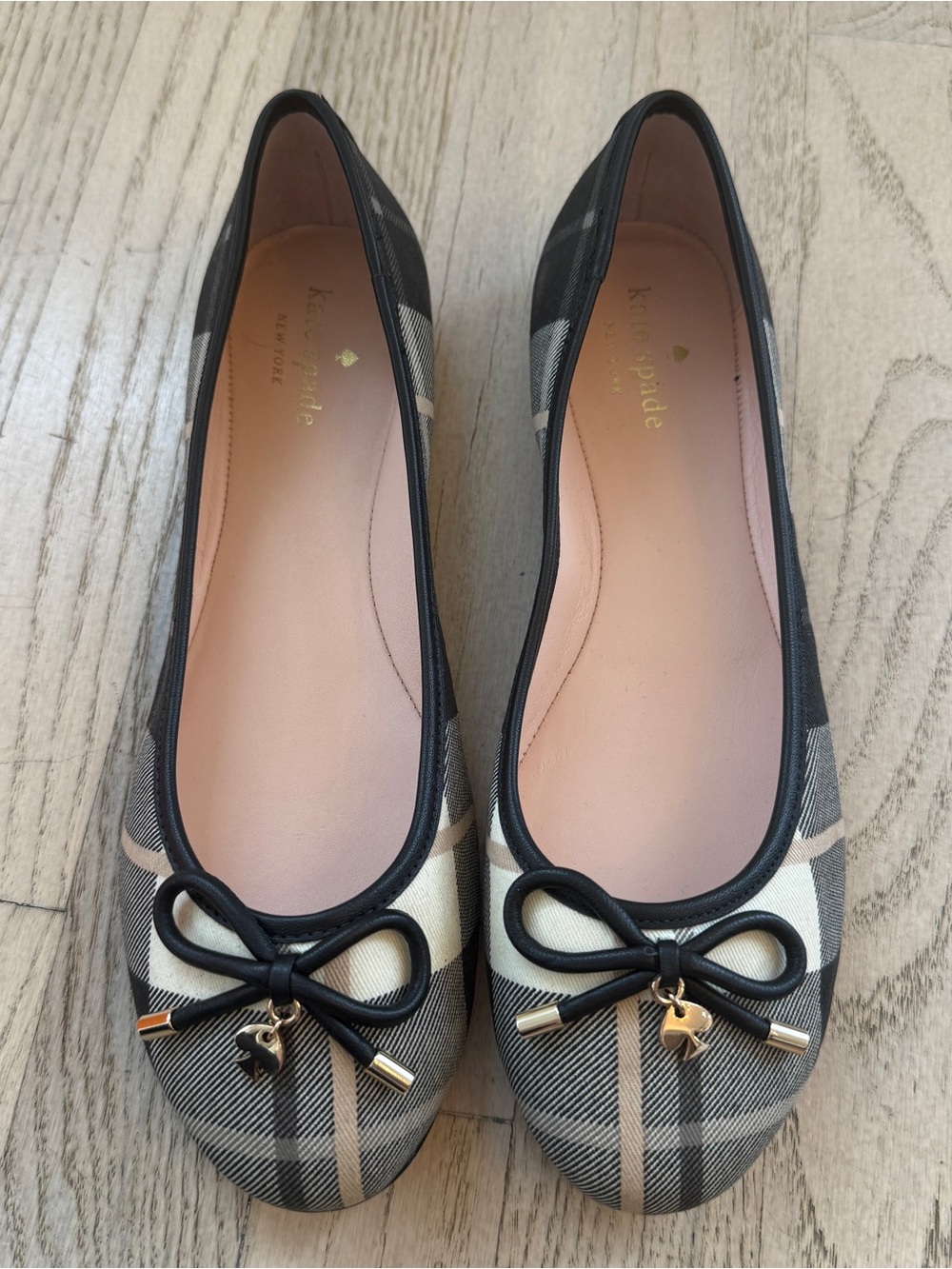 KATE SPADE Willa Plaid Canvas Ballet Flats Bow Charm Women’s Size 8.5 NEW